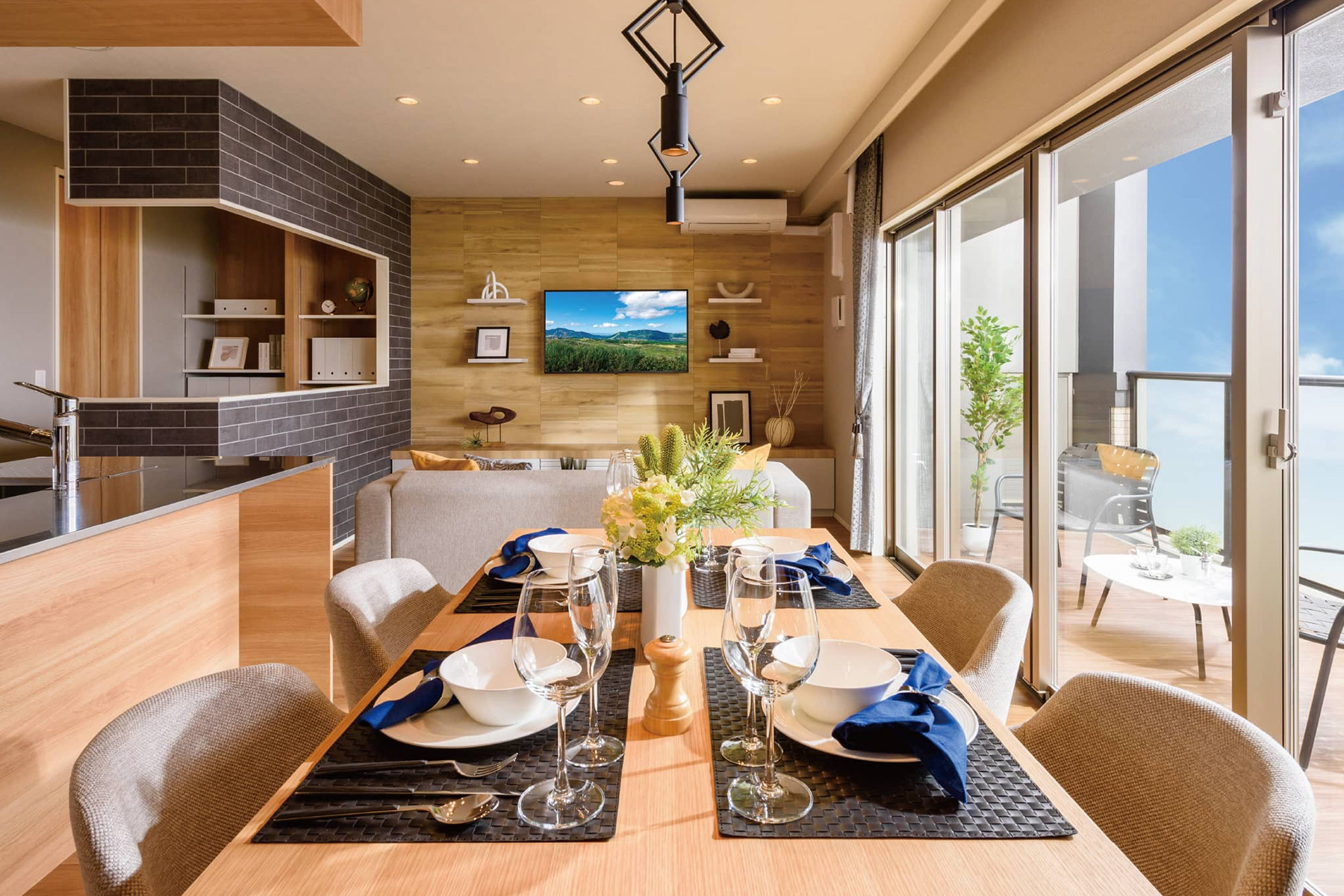 DINING